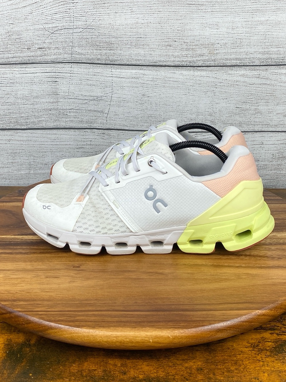 ON Running Cloudflyer 4 White Hay Women’s Athletic Shoes Sneaker Size 11